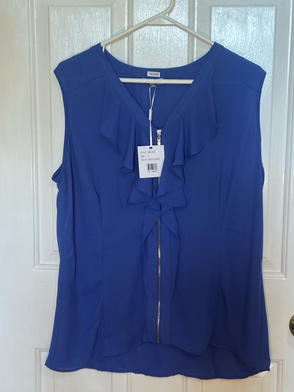Milani Royal Blue Short Sleeve, Zippered, Ruffled Blouse in Large.